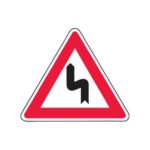 Brīdinājuma zīme Nr.106/Bīstami pagriezieni, 900x900mm, 1. atstarošanas klase