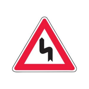 Brīdinājuma zīme Nr.106/Bīstami pagriezieni, 700x700mm, 2. atstarošanas klase