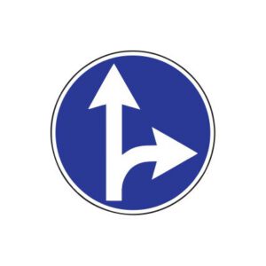 Rīkojuma zīme Nr.404/Braukt taisni vai pa labi, d.600mm, 1. atstarošanas klase