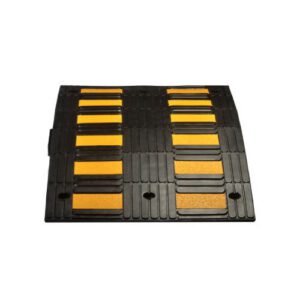 Ātruma slāpētāja D5 STANDARD (guļošā policista) vidējais elements, 495x895x50mm (melns ar dzeltenām uzlīmēm) [GH]