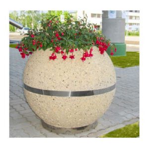 Betona puķu pods (lodveida) ar nerūsējošā tērauda pamatni un joslu, d=900mm (h=700mm)