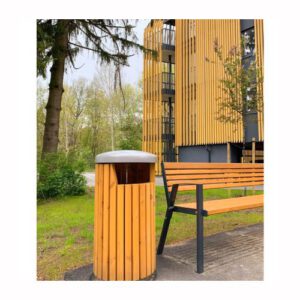 Koka atkritumu tvertne ar betona pamatni un pulverkrāsotu vāku, 500x500x875mm