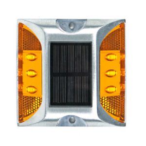 Ceļa atstarotājs ar saules baterijām (dzeltens), kvadrātveida 123x133mm, h=22mm (kāja h=55mm) [W]