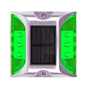 Ceļa atstarotājs ar saules baterijām (zaļš), kvadrātveida 123x133mm, h=22mm (kāja h=55mm) [W]