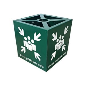 Metāla informācijas zīme laternas stabam (3D-kubveida) "Drošas pulcēšanās vieta", 400x400x400mm (RAL/teksts/simbols - pēc izvēles)